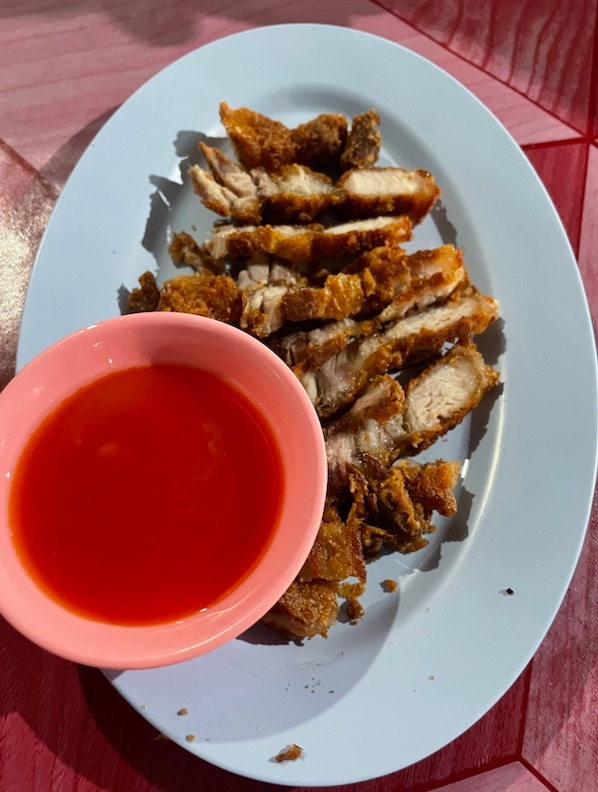 Crispy pork at ป้าแข อร่อยทุกบาท, Lampang, Northern Thailand 