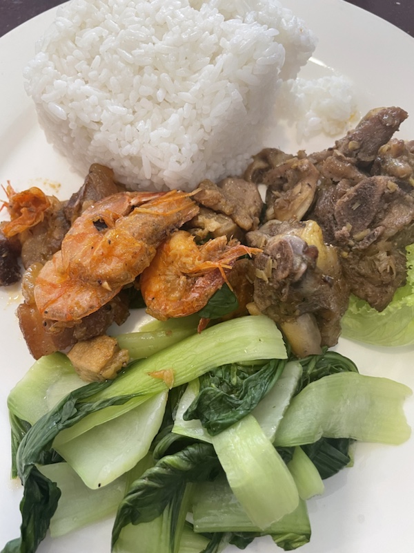 Lunch at Cơm nhà Yến Yến was very disappointing.
