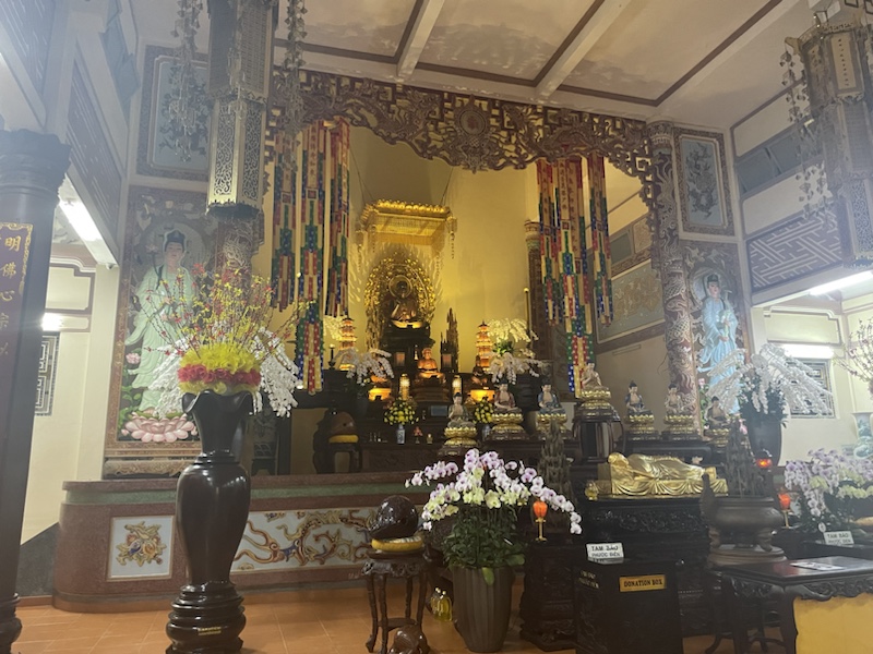 The Long Son Pagoda, Nha Trang, was beautifully lit up and very atmospheric in the dark