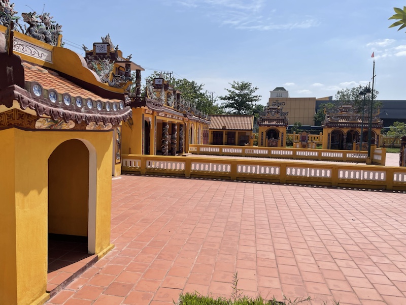 Đình làng Mân Quang, a cool looking town hall in Da Nang, Vietnam