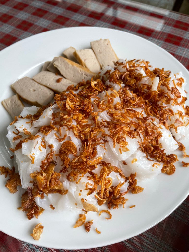 My rice noodley and fried shallot breakfast at the Tamcoc Vuthanh Friendly Family hotel.