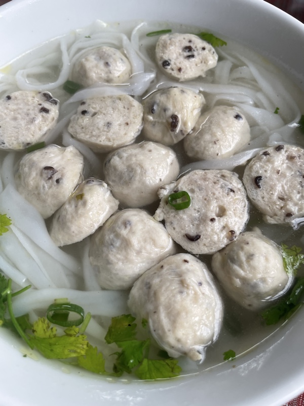 My slightly disappointing breakfast at Tam Coc Vuthanh Friendly Family hotel, Tam Coc (Ninh Binh), Vietnam
