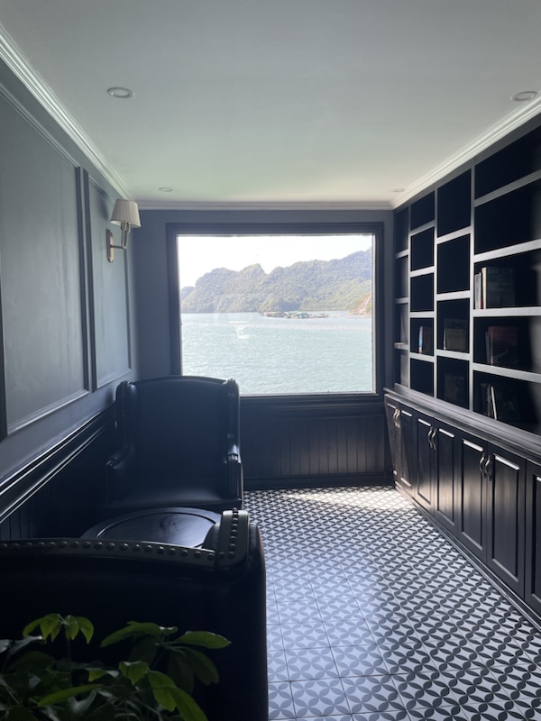 The interior of the Rosy cruises ship (Halong Bay) was beautiful ​