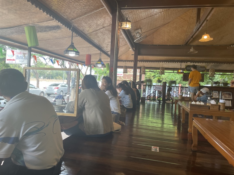 The Hoi Kha Rim Nan Noodle Restaurant, Phitsanulok, Northern Thailand, where we stopped for lunch