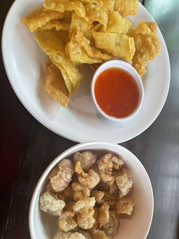 The Hoi Kha Rim Nan Noodle Restaurant, Phitsanulok, Northern Thailand, where we stopped for lunch