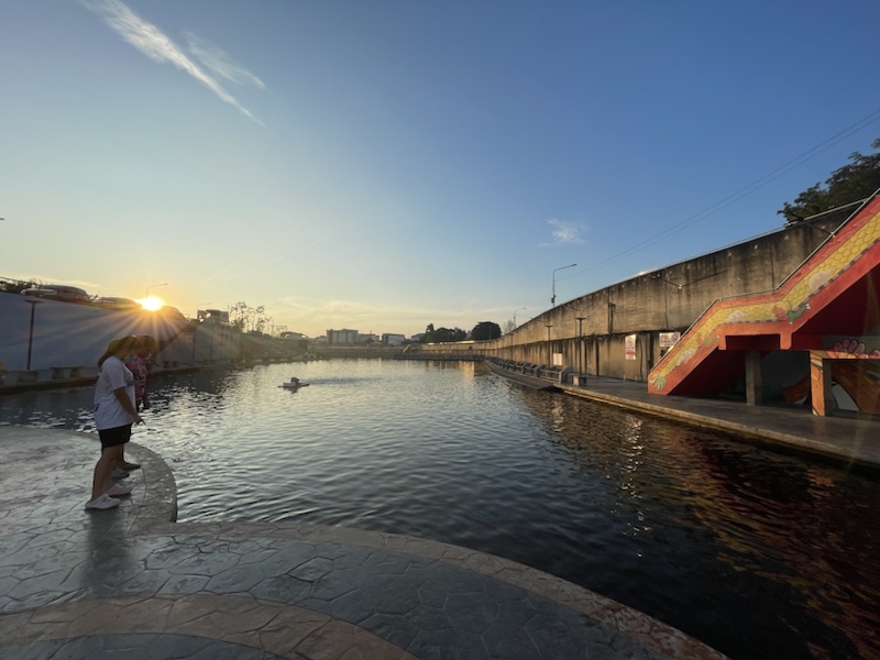 Ko Yuan Canal Park, Nakhon Sawan, Northern Thailand, where you can feed the Koi carp