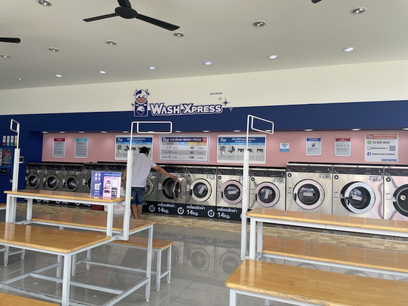 There’s a 24hr laundrette right next to the Hop Inn in Lopburi​, Thailand 