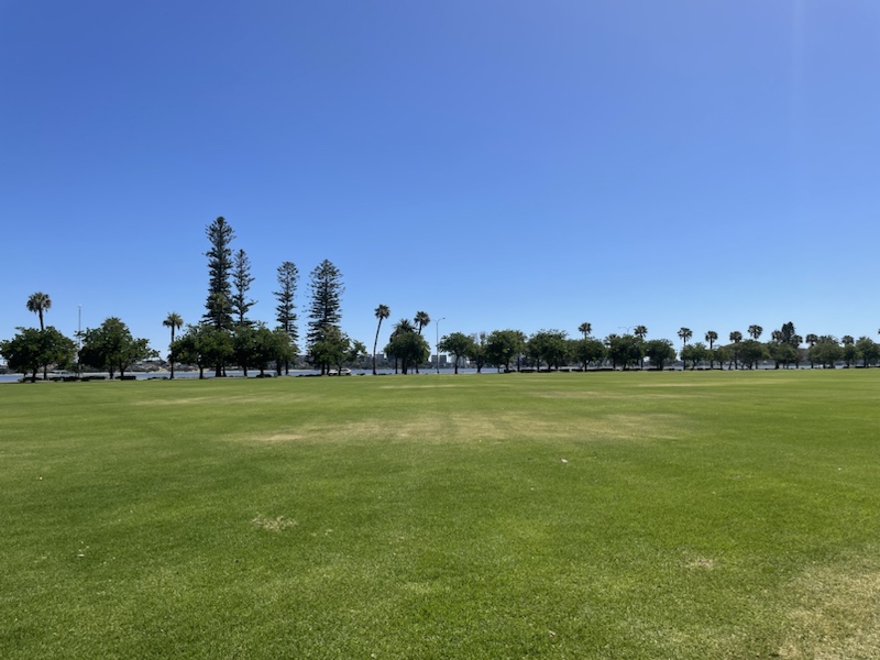 Langley Park is right on the Perth waterfront and very peaceful