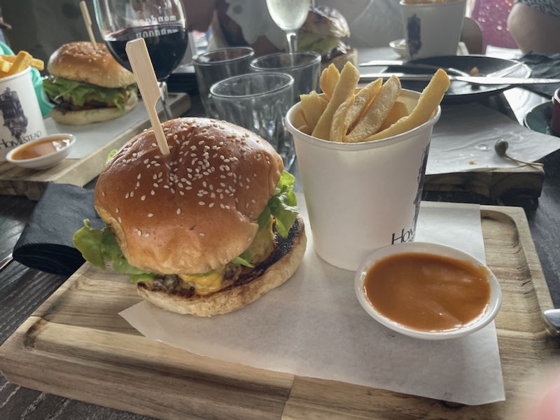 Mandoon Estate and the disappointing food at Homestead Brewery, Swan Valley, Perth, Australia